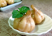 腌大蒜變綠還能吃嗎？大蒜腌制后變綠能吃嗎？