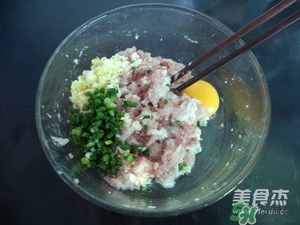 肉丸子可以用面粉嗎？肉丸子用什么粉？