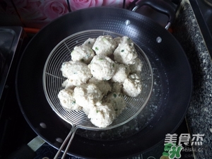 肉丸子可以用面粉嗎？肉丸子用什么粉？