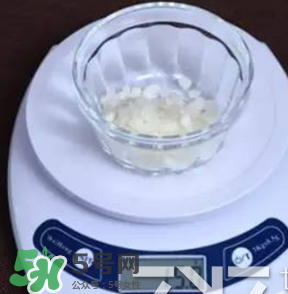 自制潤唇膏怎么做,自己怎么做唇膏 自制潤唇膏怎么做,自己怎么做唇膏