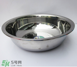 腌肉可以用不銹鋼盆嗎？不銹鋼盆可以腌肉嗎？