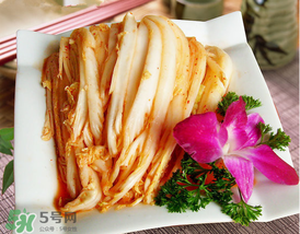 腌白菜放多少鹽？腌白菜放鹽比例