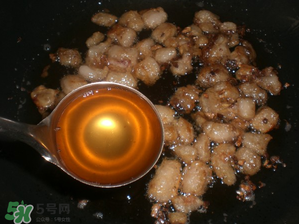 熬豬油為什么要加水？熬豬油水放多了怎么辦？