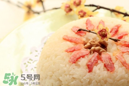 過年為什么要吃八寶飯？八寶飯寓意吉祥平安