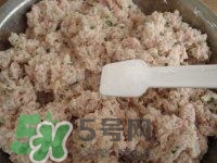 做藕丸子要放多少鹽？一斤藕做藕圓子放多少鹽合適？