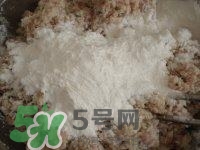 做藕丸子要放多少鹽？一斤藕做藕圓子放多少鹽合適？