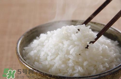 夾生飯吃了會(huì)怎么樣?夾生飯?jiān)趺刺幚? alt=