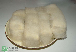 霉豆腐長黑毛能吃嗎？霉豆腐為什么長黑毛？