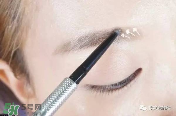 金高銀妝容怎么化？金高銀仿妝