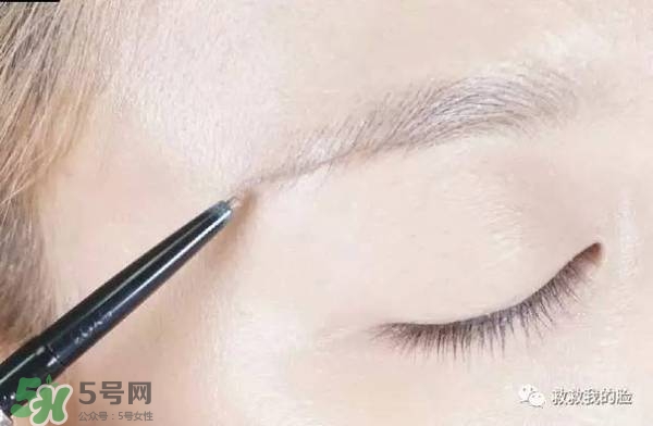 金高銀妝容怎么化？金高銀仿妝