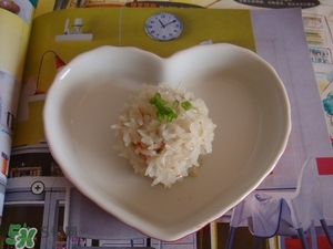 一斤糯米可以做多少個(gè)糯米丸子？一斤糯米可以做多少糯米圓子？