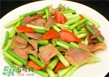 蒜苔的營(yíng)養(yǎng)價(jià)值 蒜苔的功效與作用 蒜苔的營(yíng)養(yǎng)價(jià)值 蒜苔的功效與作用