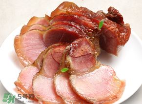 臘肉蒸什么菜好吃？蒸臘肉放什么材料好吃？