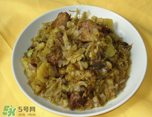 酸菜臭了還能吃嗎？酸菜臭了對(duì)身體有害嗎？