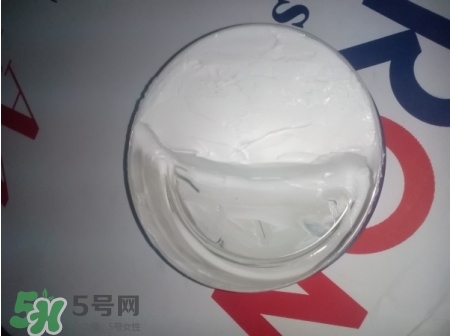 妮維雅藍(lán)罐怎么乳化？妮維雅藍(lán)罐面霜好用嗎？