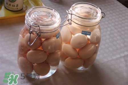 腌雞蛋要加料酒嗎？腌雞蛋時放料酒行嗎？
