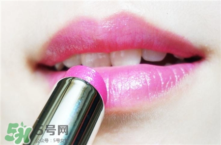 唇膏發(fā)霉還能用嗎?口紅發(fā)霉了還能用嗎? 唇膏發(fā)霉還能用嗎?口紅發(fā)霉了還能用嗎?