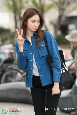 李圣經(jīng)的包包什么牌子？李圣經(jīng)包包同款