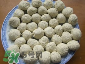 豆腐丸子散了怎么辦？豆腐丸子怎么做不散？