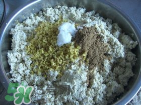 豆腐丸子散了怎么辦？豆腐丸子怎么做不散？