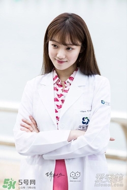 李圣經(jīng)的衣服什么牌子？李圣經(jīng)衣服同款