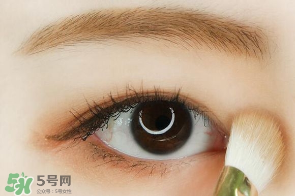 李圣經(jīng)妝容怎么化？李圣經(jīng)仿妝教程