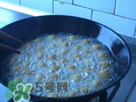 豆腐丸子散了怎么辦？豆腐丸子怎么做不散？