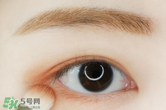 李圣經(jīng)妝容怎么化？李圣經(jīng)仿妝教程