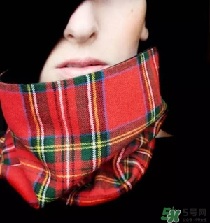 2017年圍巾流行怎么搭？2017年圍巾流行趨勢