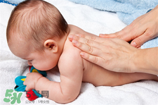 寶寶肚臍周圍疼是怎么回事?寶寶為什么肚臍會疼? 寶寶肚臍周圍疼是怎么回事?寶寶為什么肚臍會疼?