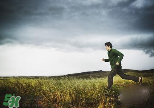 跑步岔氣還能繼續(xù)跑步嗎？為什么跑步會(huì)岔氣？