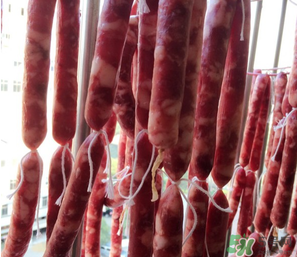 曬香腸要扎孔嗎？曬香腸需要扎洞嗎？