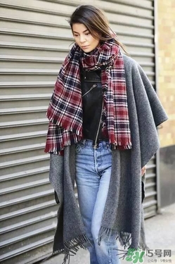 2017年圍巾流行怎么搭？2017年圍巾流行趨勢