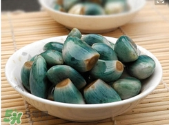 臘八蒜為什么是綠色的？臘八蒜怎么變綠？