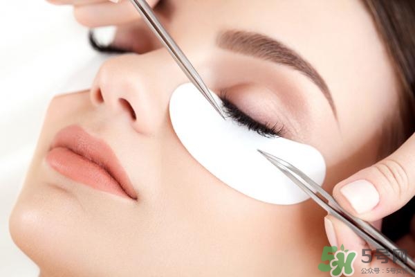 去魚尾紋的眼霜哪種好？魚尾紋用什么眼霜好？