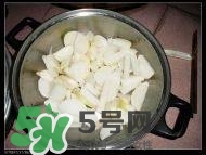 臘豬腳燉什么好吃？臘豬蹄燉什么好吃？