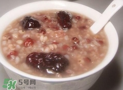 紅豆大米粥的營(yíng)養(yǎng)價(jià)值 紅豆大米粥的功效與作用及做法