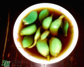 臘八醋怎么做的很綠？臘八醋怎么做蒜才綠？