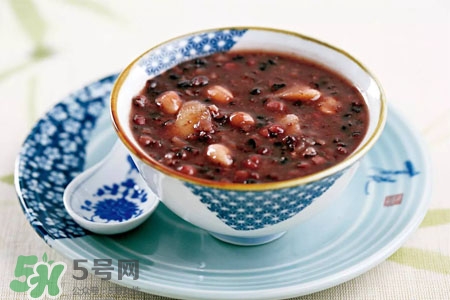 臘八飯熱量高嗎？吃臘八飯會(huì)發(fā)胖嗎？