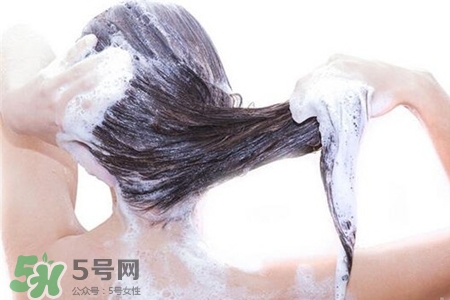 冬天洗澡次數(shù)多少合適？冬天洗澡最佳時(shí)間