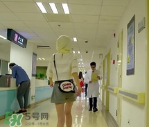 李溪芮包包什么牌子？李溪芮同款包包