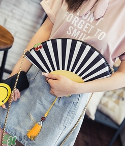 李溪芮包包什么牌子？李溪芮同款包包