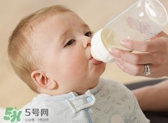 奶粉太甜對(duì)寶寶好嗎?奶粉太甜對(duì)寶寶有什么影響? 奶粉太甜對(duì)寶寶好嗎?奶粉太甜對(duì)寶寶有什么影響?