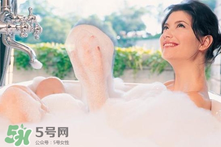 冬天洗澡水溫60度行嗎？60度的水可以洗澡嗎？