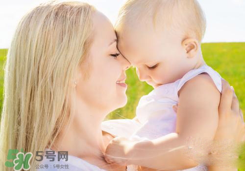 寶寶半歲添加什么輔食？寶寶半歲吃什么？