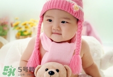 新生兒頭上長小紅點是怎么回事?是什么原因? 新生兒頭上長小紅點是怎么回事?是什么原因?