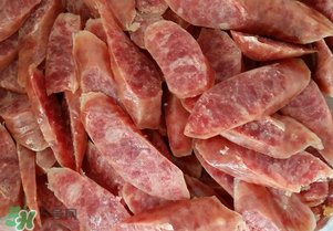 豬大腸可以做臘腸嗎？做臘腸用豬大腸還是豬小腸？