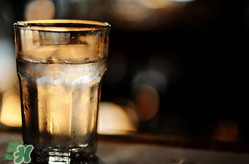 冬天喝涼水好嗎？冬天喝冷水還是熱水？