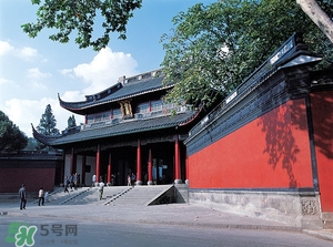 杭州春節(jié)穿什么衣服？過年春節(jié)去杭州穿什么？