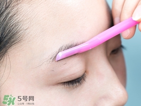 修眉刀怎么用？修眉刀使用方法圖解